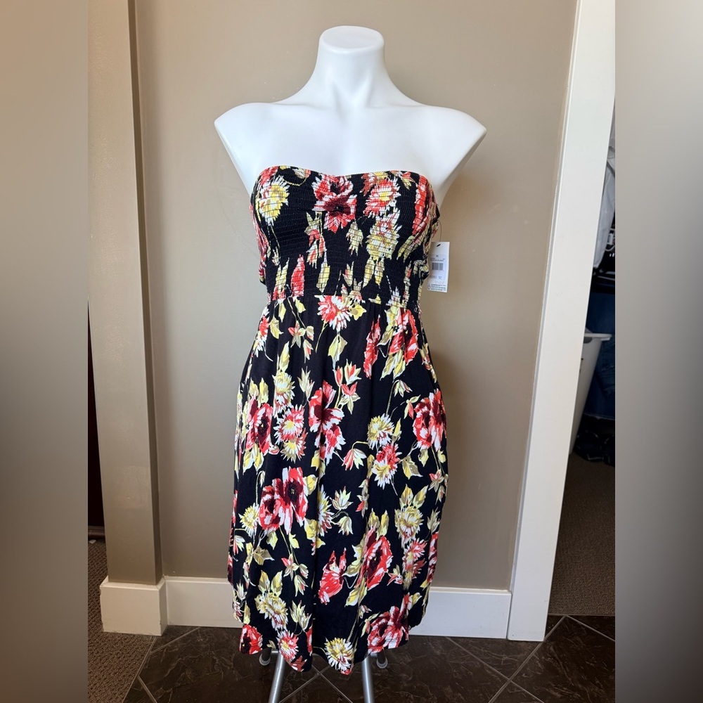 NWT Volcom Strapless Floral Dress - Black and Red